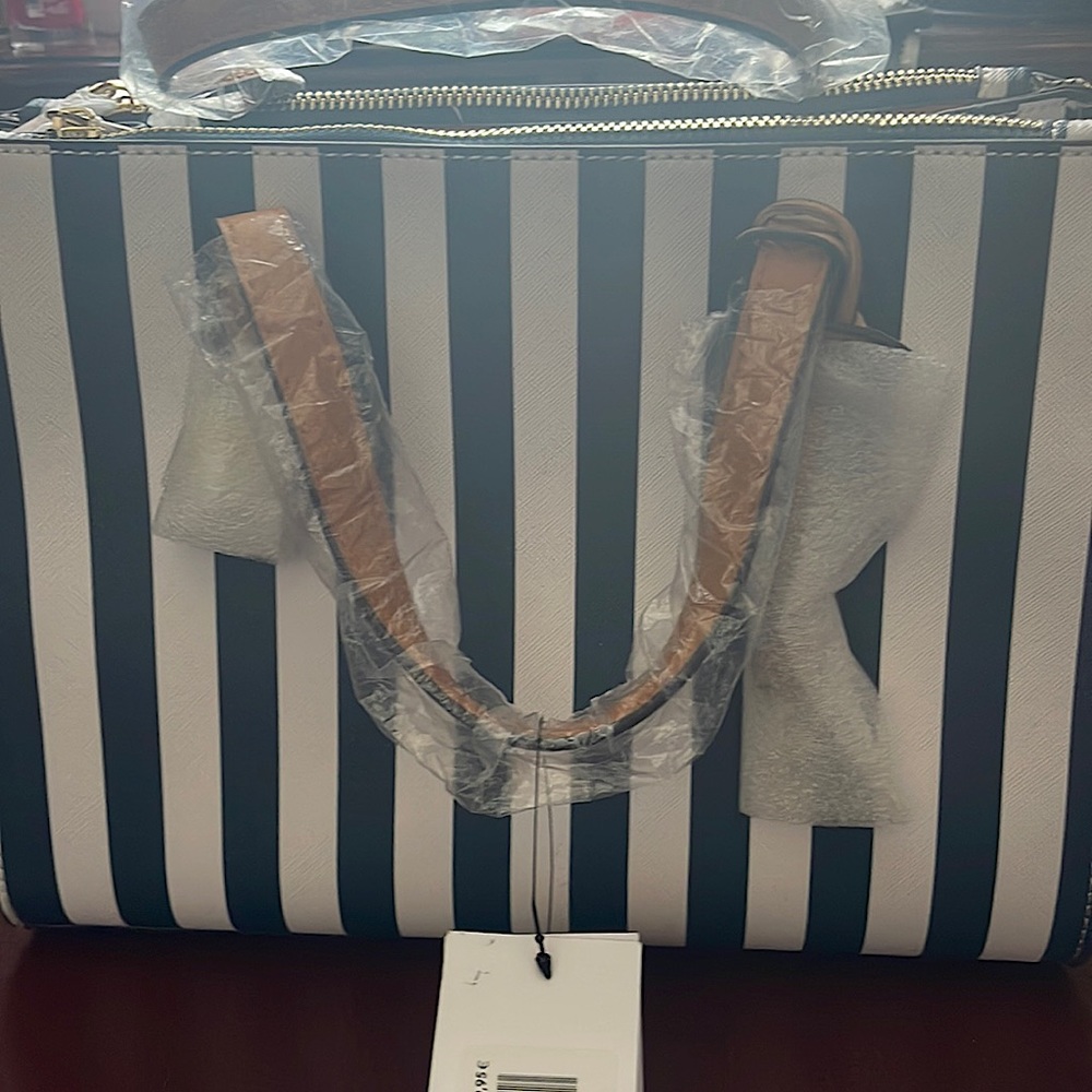 Beautiful Navy Blue & White, Vinyl Hand Bag/Purse.